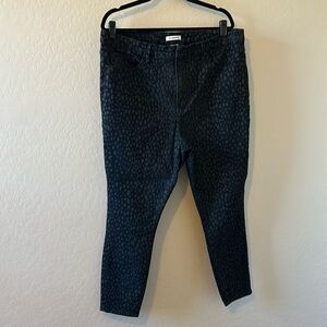 EUC Good American Good Legs Crop Skinny Jeans Black Tonal Leopard Print Size 20